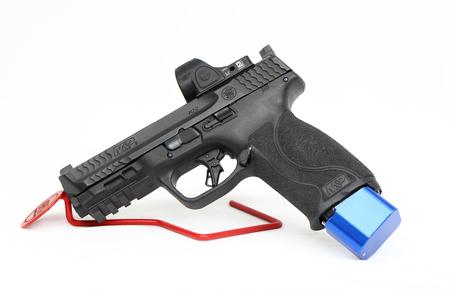 Mp 9 W/11 Mags, Sro, 2 Holster